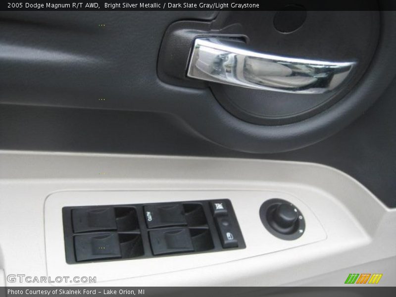 Bright Silver Metallic / Dark Slate Gray/Light Graystone 2005 Dodge Magnum R/T AWD