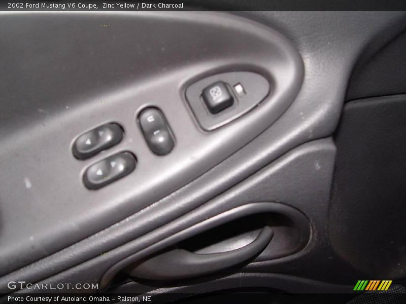 Zinc Yellow / Dark Charcoal 2002 Ford Mustang V6 Coupe
