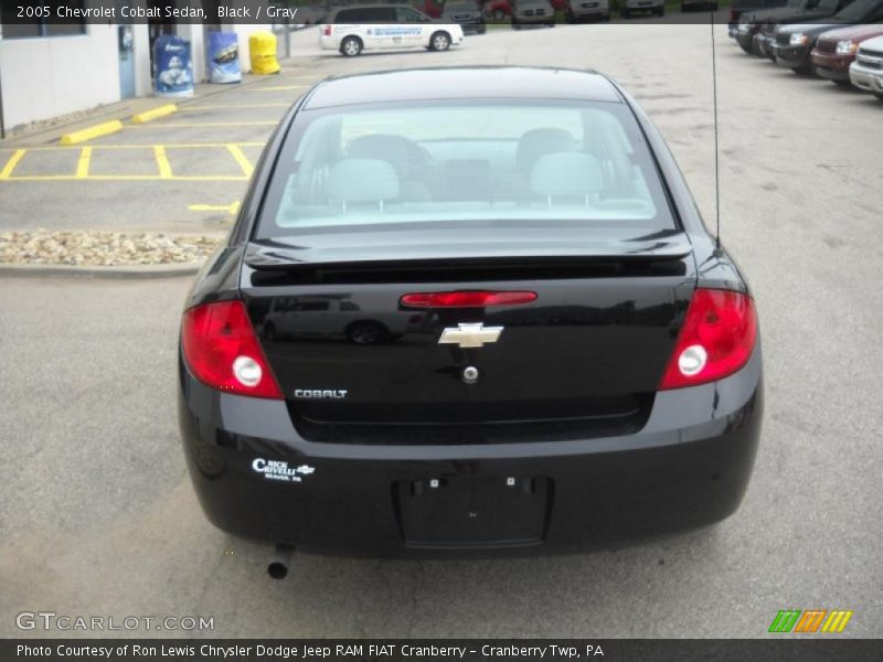 Black / Gray 2005 Chevrolet Cobalt Sedan
