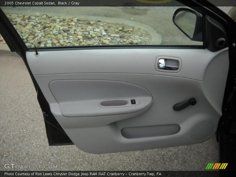 Black / Gray 2005 Chevrolet Cobalt Sedan