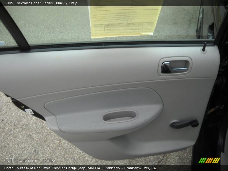 Black / Gray 2005 Chevrolet Cobalt Sedan