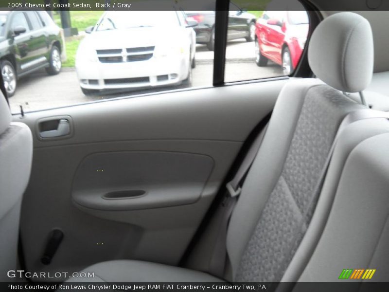 Black / Gray 2005 Chevrolet Cobalt Sedan