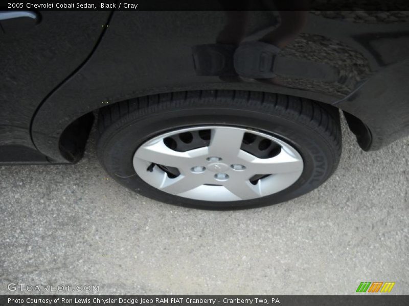 Black / Gray 2005 Chevrolet Cobalt Sedan