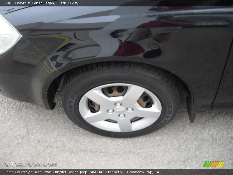 Black / Gray 2005 Chevrolet Cobalt Sedan