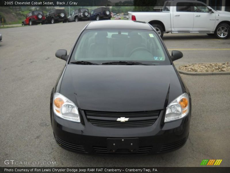 Black / Gray 2005 Chevrolet Cobalt Sedan