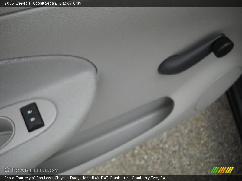 Black / Gray 2005 Chevrolet Cobalt Sedan