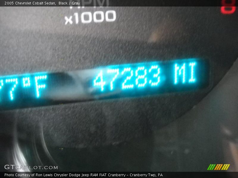 Black / Gray 2005 Chevrolet Cobalt Sedan