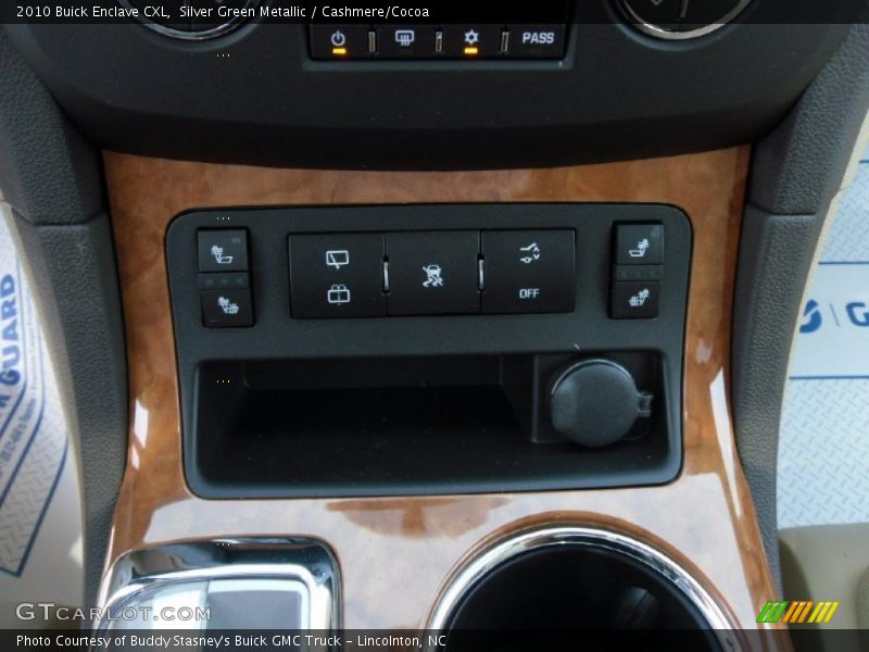 Silver Green Metallic / Cashmere/Cocoa 2010 Buick Enclave CXL