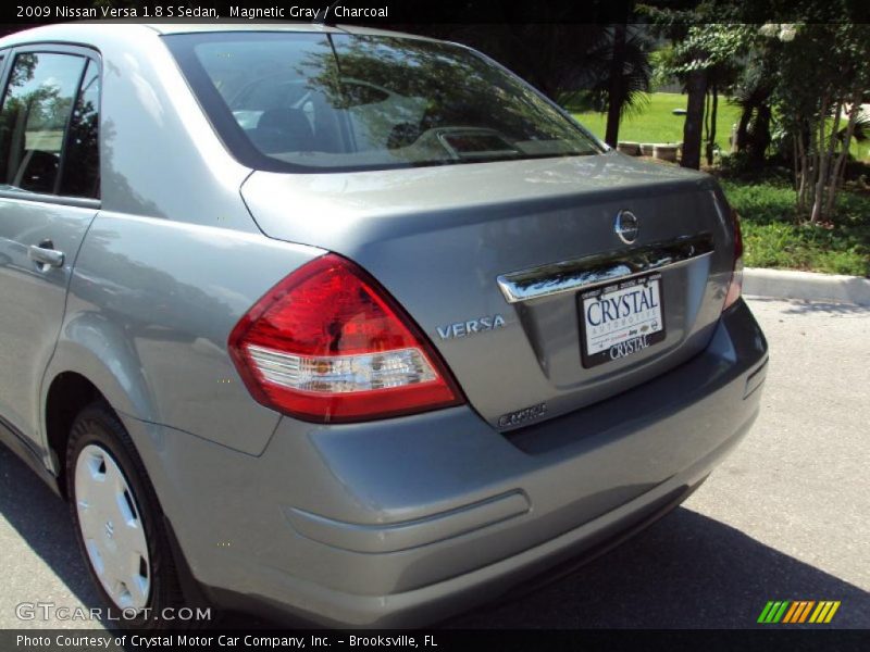 Magnetic Gray / Charcoal 2009 Nissan Versa 1.8 S Sedan