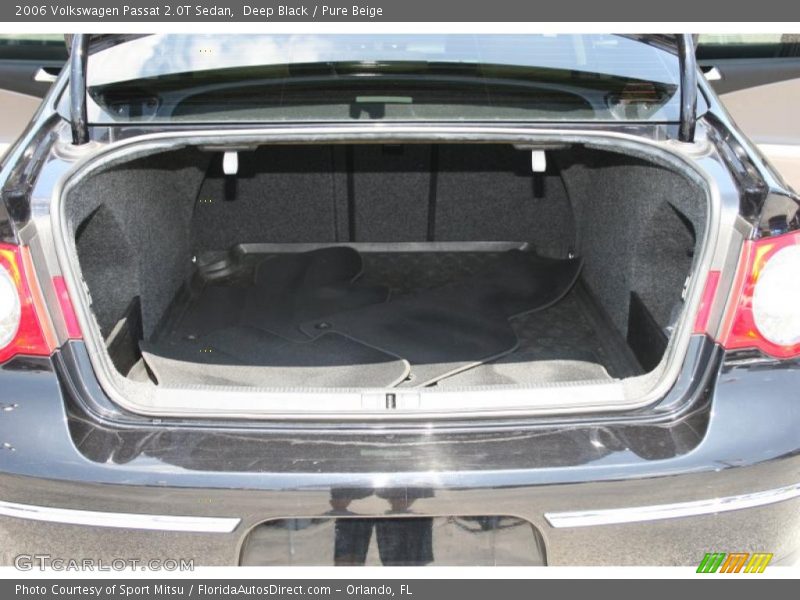 Deep Black / Pure Beige 2006 Volkswagen Passat 2.0T Sedan