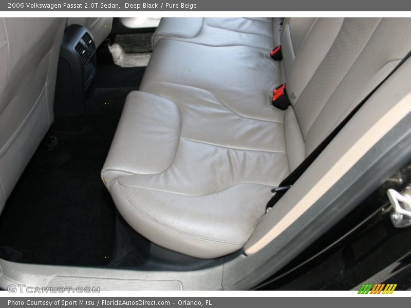 Deep Black / Pure Beige 2006 Volkswagen Passat 2.0T Sedan