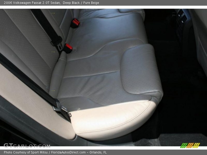 Deep Black / Pure Beige 2006 Volkswagen Passat 2.0T Sedan