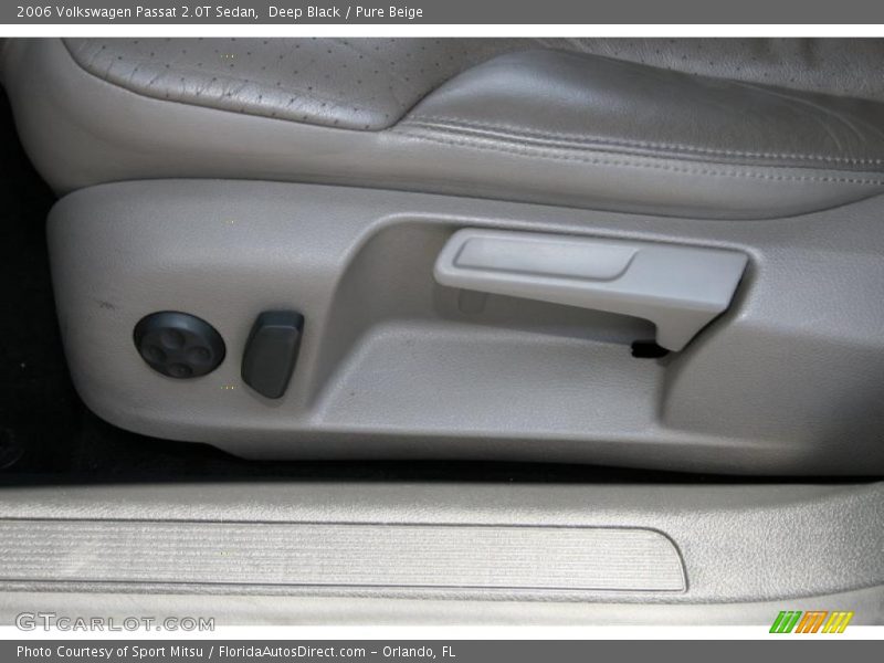 Deep Black / Pure Beige 2006 Volkswagen Passat 2.0T Sedan