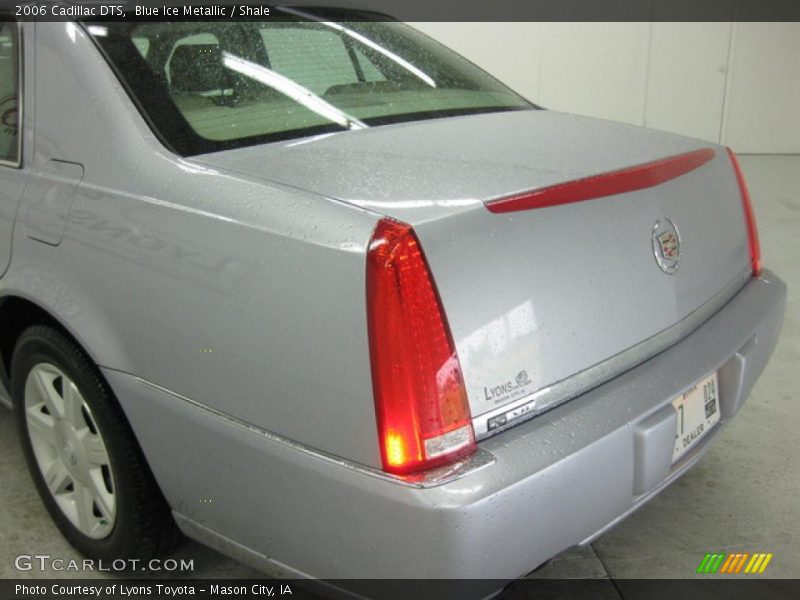 Blue Ice Metallic / Shale 2006 Cadillac DTS