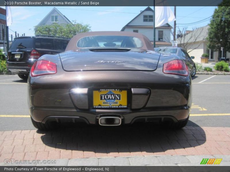 Macadamia Metallic / Sand Beige 2010 Porsche Boxster
