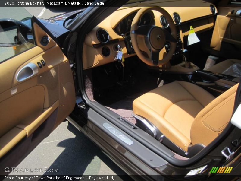 Macadamia Metallic / Sand Beige 2010 Porsche Boxster