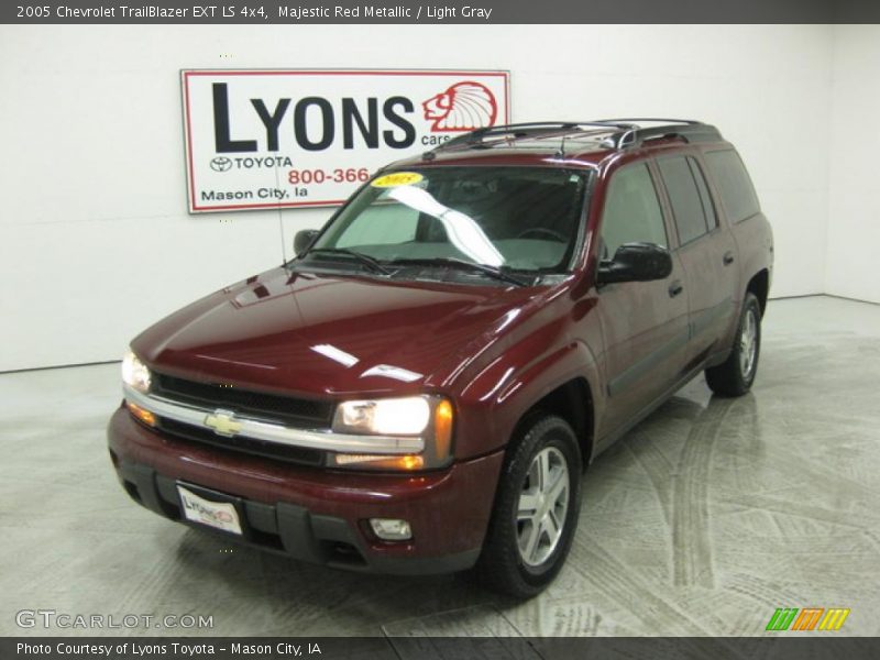 Majestic Red Metallic / Light Gray 2005 Chevrolet TrailBlazer EXT LS 4x4