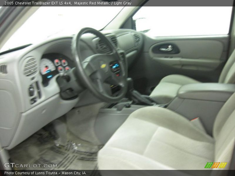Majestic Red Metallic / Light Gray 2005 Chevrolet TrailBlazer EXT LS 4x4