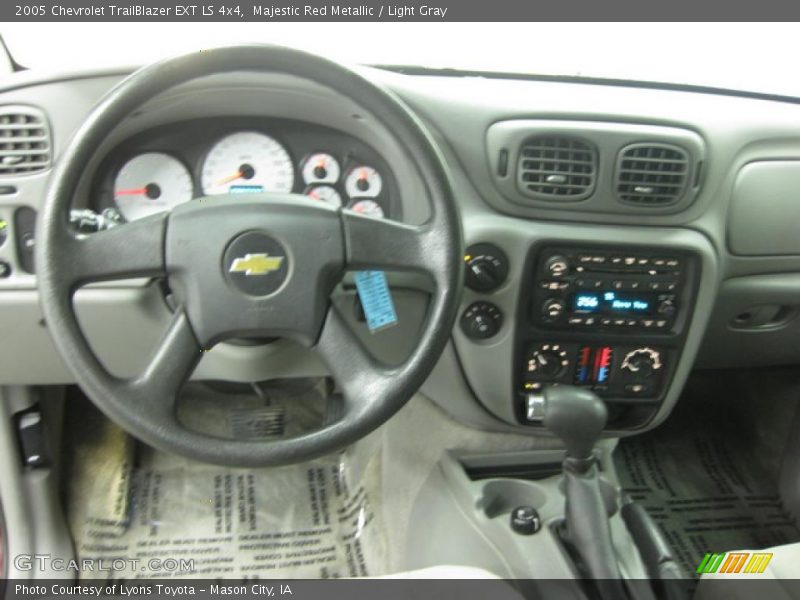Majestic Red Metallic / Light Gray 2005 Chevrolet TrailBlazer EXT LS 4x4