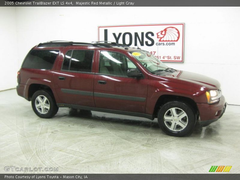 Majestic Red Metallic / Light Gray 2005 Chevrolet TrailBlazer EXT LS 4x4