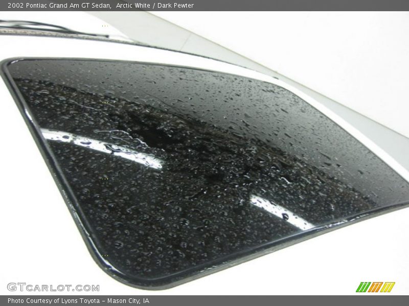 Arctic White / Dark Pewter 2002 Pontiac Grand Am GT Sedan
