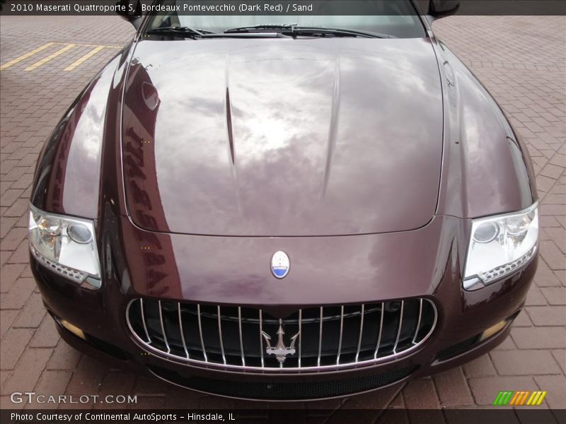 Bordeaux Pontevecchio (Dark Red) / Sand 2010 Maserati Quattroporte S