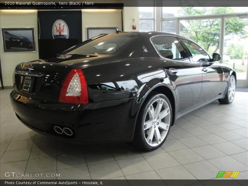 Nero (Black) / Nero 2010 Maserati Quattroporte