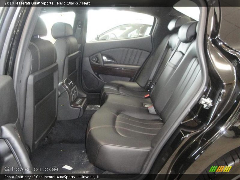 Nero (Black) / Nero 2010 Maserati Quattroporte