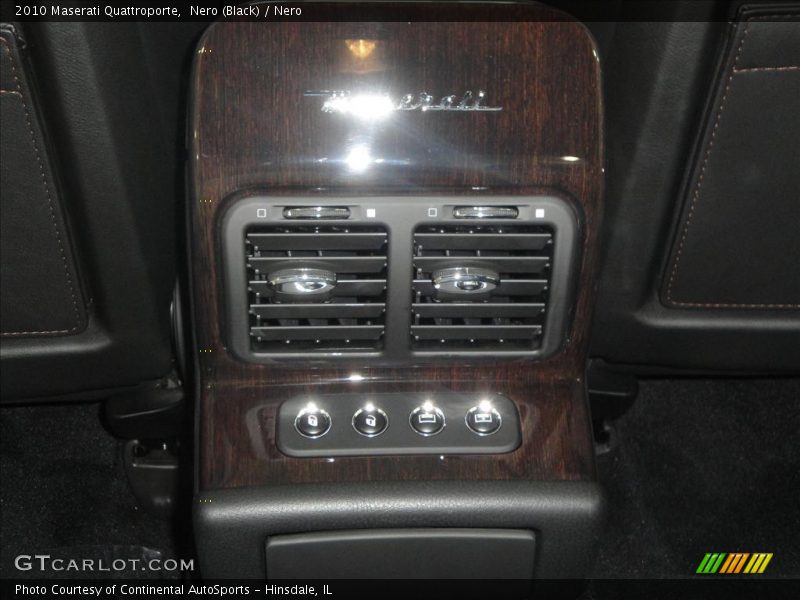 Nero (Black) / Nero 2010 Maserati Quattroporte