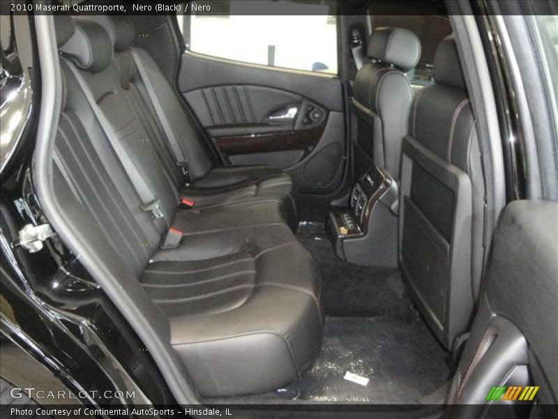 Nero (Black) / Nero 2010 Maserati Quattroporte