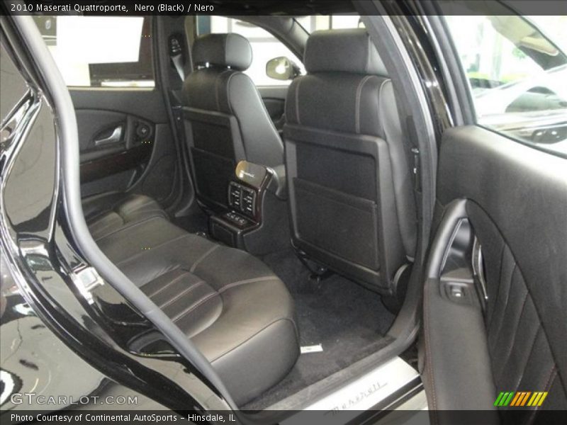 Nero (Black) / Nero 2010 Maserati Quattroporte