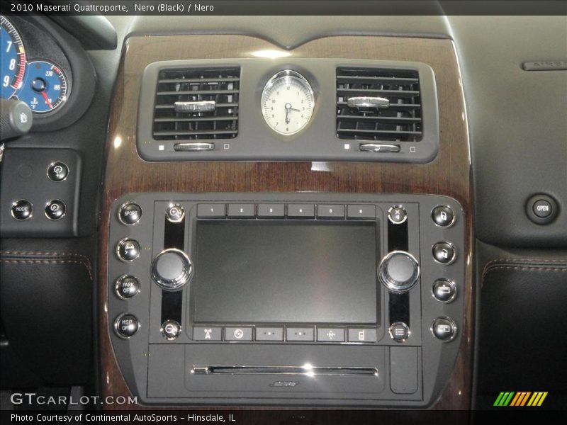 Nero (Black) / Nero 2010 Maserati Quattroporte
