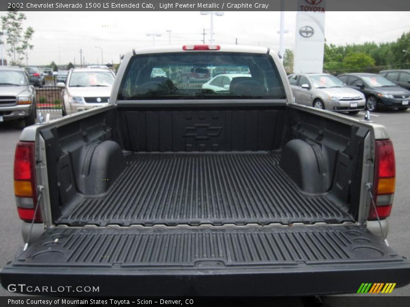 Light Pewter Metallic / Graphite Gray 2002 Chevrolet Silverado 1500 LS Extended Cab