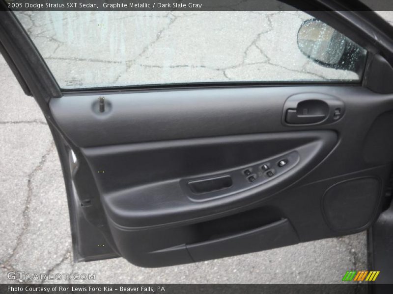Graphite Metallic / Dark Slate Gray 2005 Dodge Stratus SXT Sedan