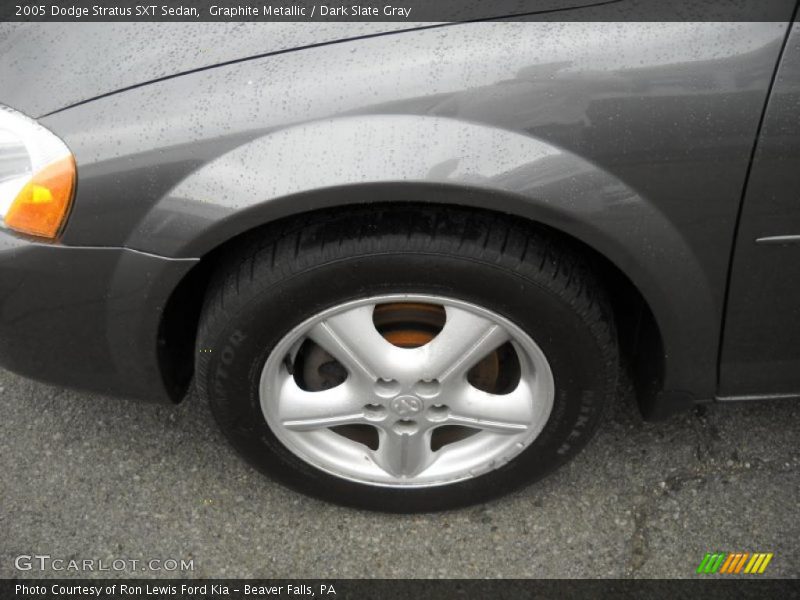 Graphite Metallic / Dark Slate Gray 2005 Dodge Stratus SXT Sedan