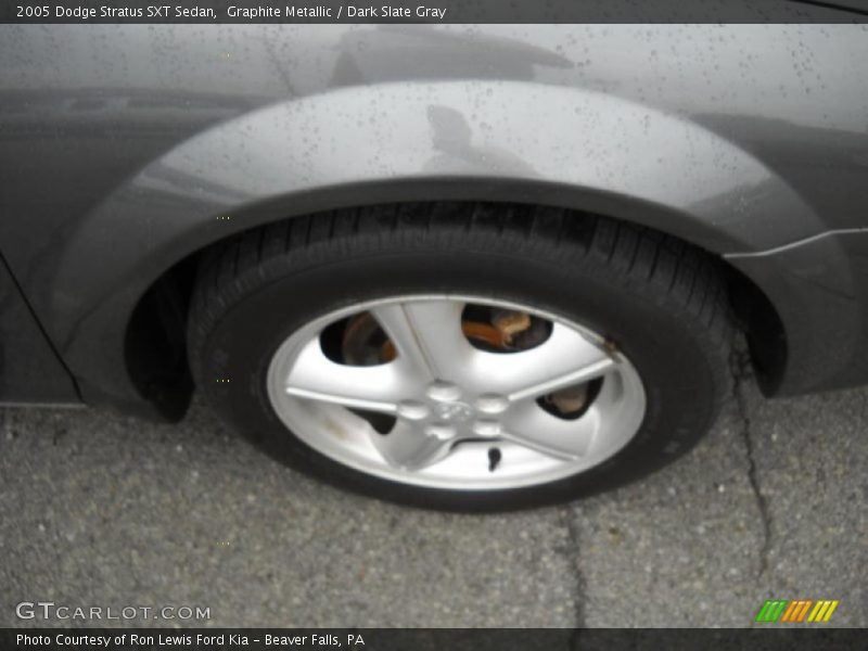 Graphite Metallic / Dark Slate Gray 2005 Dodge Stratus SXT Sedan