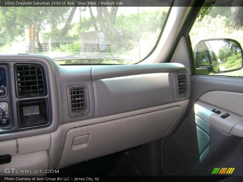Onyx Black / Medium Oak 2000 Chevrolet Suburban 1500 LS 4x4