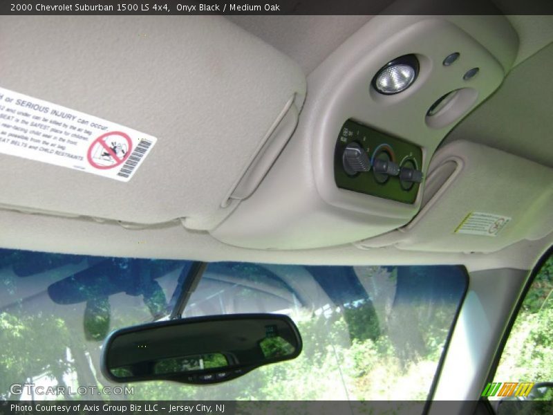 Onyx Black / Medium Oak 2000 Chevrolet Suburban 1500 LS 4x4