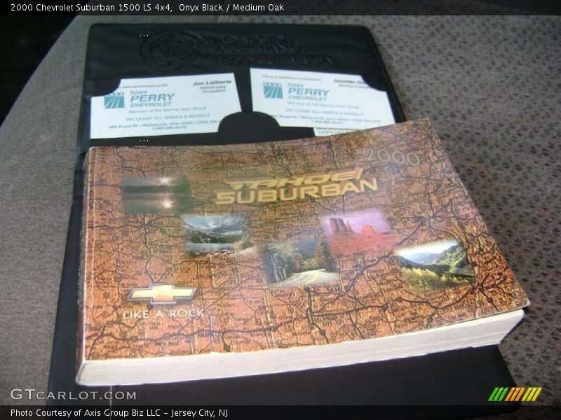 Onyx Black / Medium Oak 2000 Chevrolet Suburban 1500 LS 4x4
