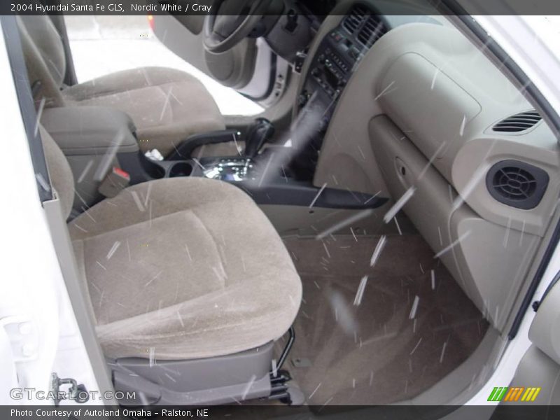 Nordic White / Gray 2004 Hyundai Santa Fe GLS