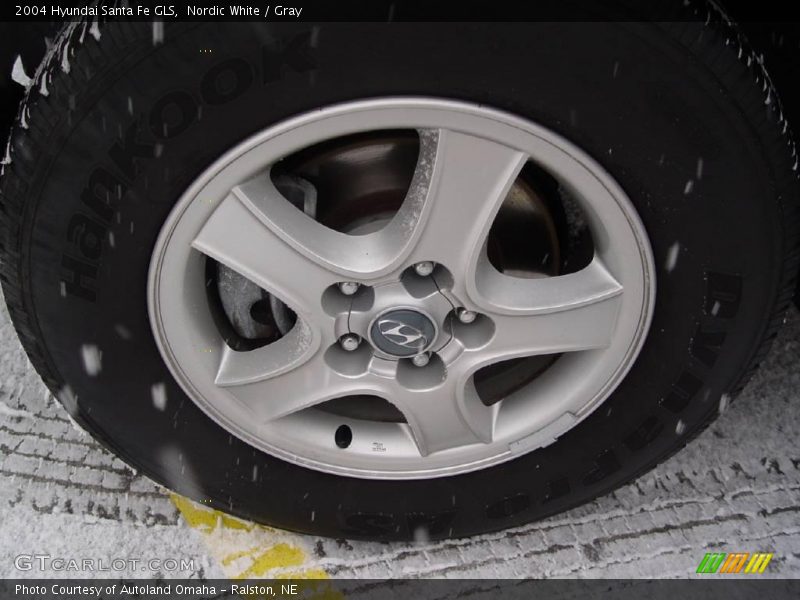 Nordic White / Gray 2004 Hyundai Santa Fe GLS