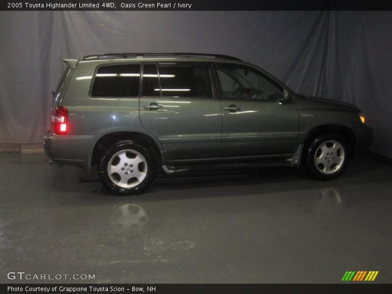 Oasis Green Pearl / Ivory 2005 Toyota Highlander Limited 4WD