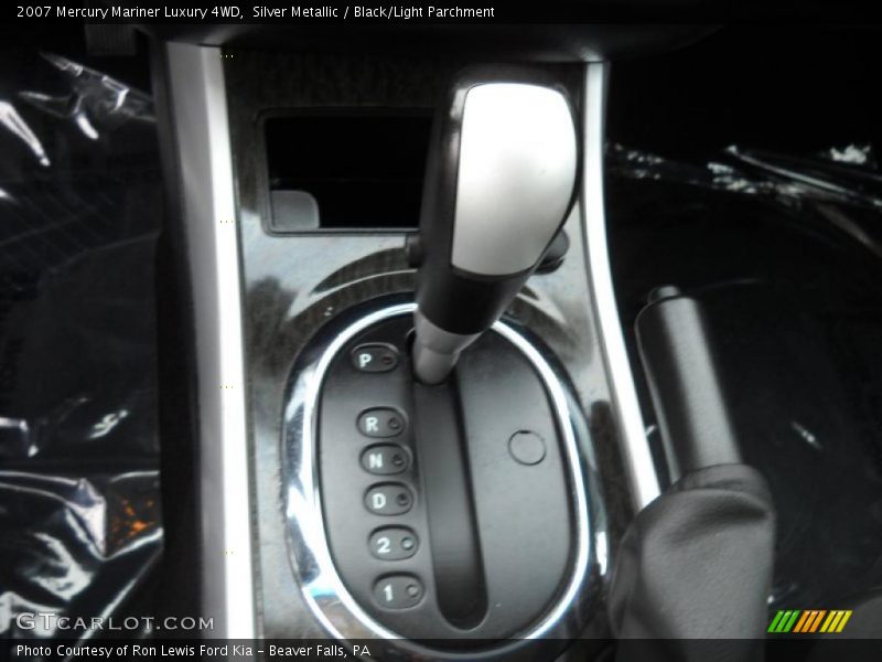 Silver Metallic / Black/Light Parchment 2007 Mercury Mariner Luxury 4WD