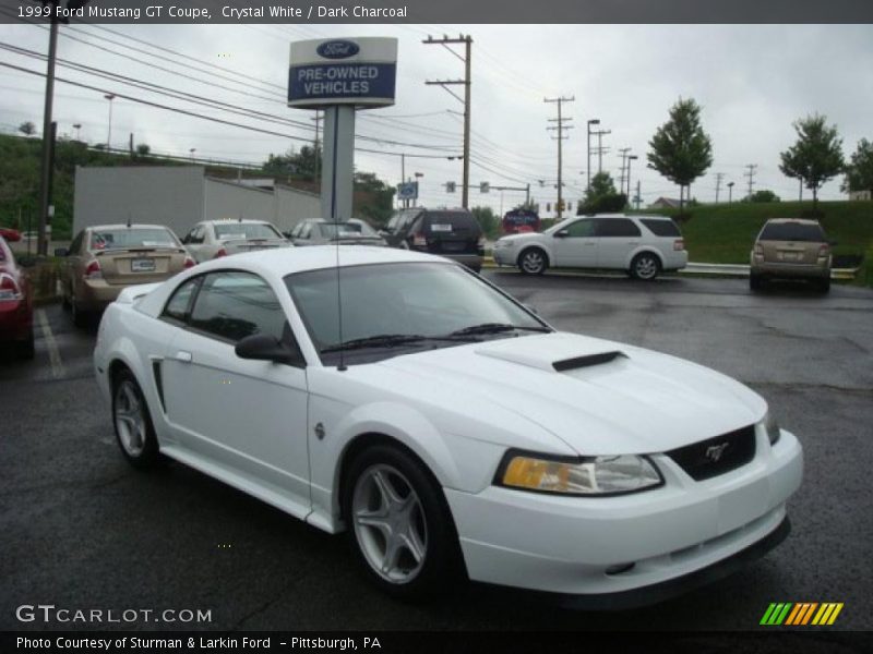 Crystal White / Dark Charcoal 1999 Ford Mustang GT Coupe