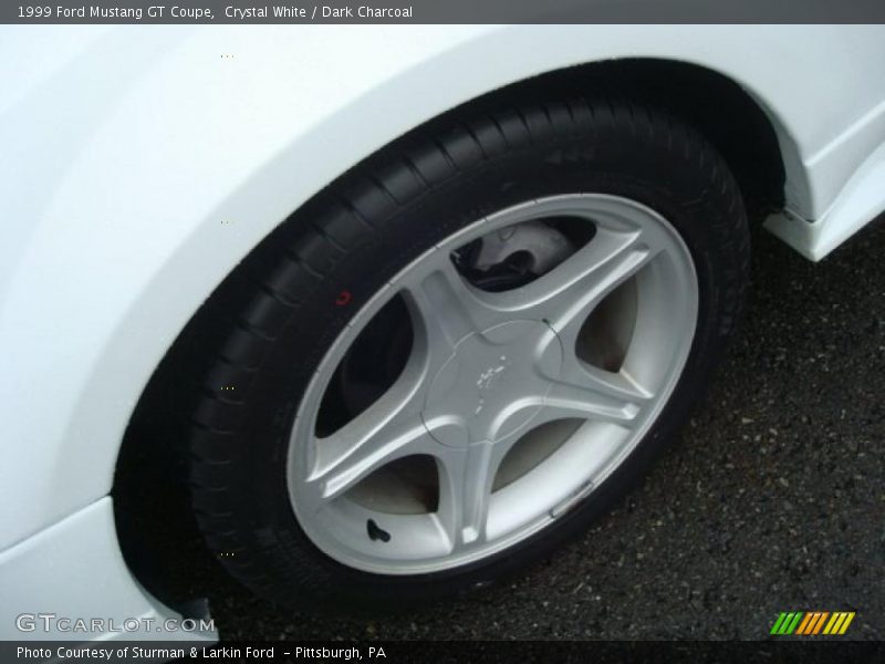 Crystal White / Dark Charcoal 1999 Ford Mustang GT Coupe