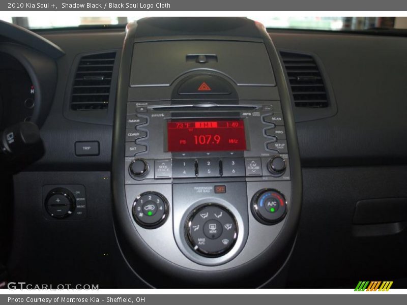 Shadow Black / Black Soul Logo Cloth 2010 Kia Soul +