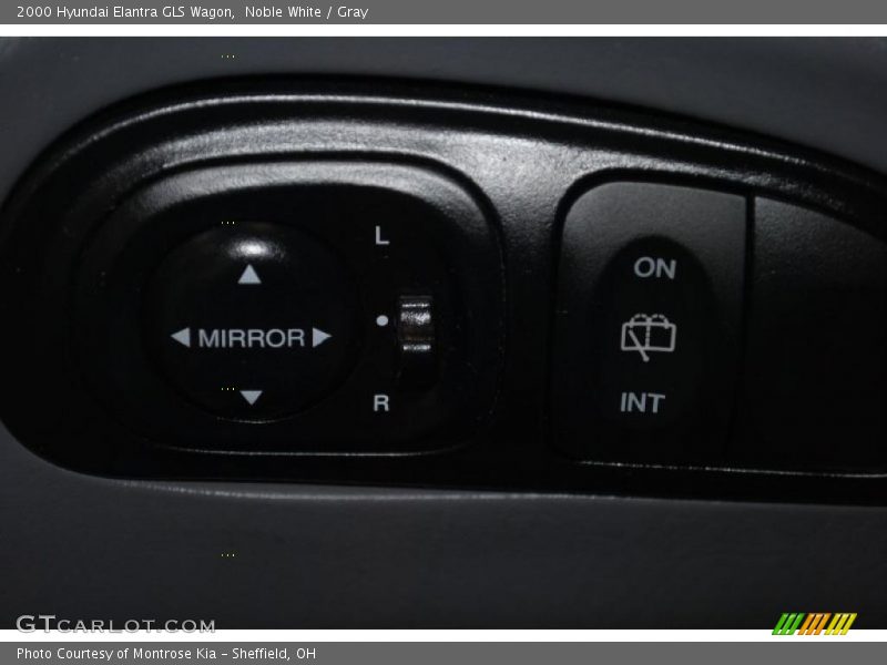 Noble White / Gray 2000 Hyundai Elantra GLS Wagon