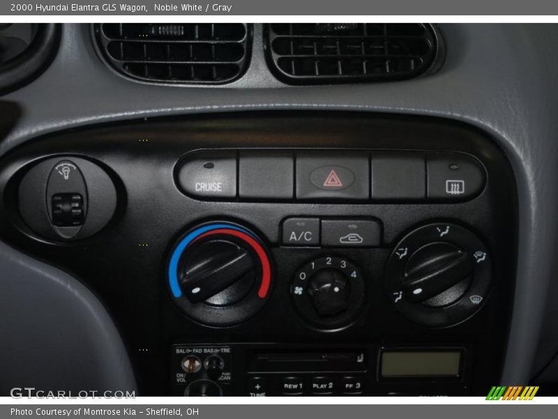 Noble White / Gray 2000 Hyundai Elantra GLS Wagon