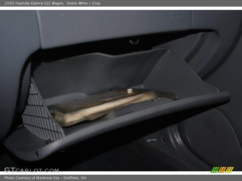 Noble White / Gray 2000 Hyundai Elantra GLS Wagon