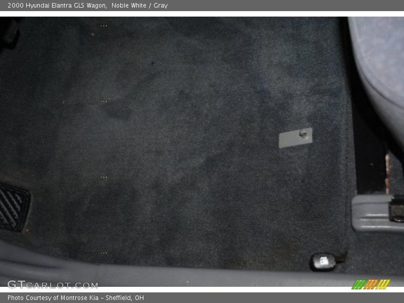Noble White / Gray 2000 Hyundai Elantra GLS Wagon